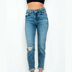 DISTRESSED TOMBOY JEANS